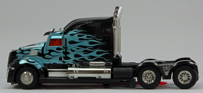 【新品・未開封】トランスフォーマー ブラックナイトオプティマスプライム ADEX_BLACKKNIGHT_OPTIMUSPRIME_
